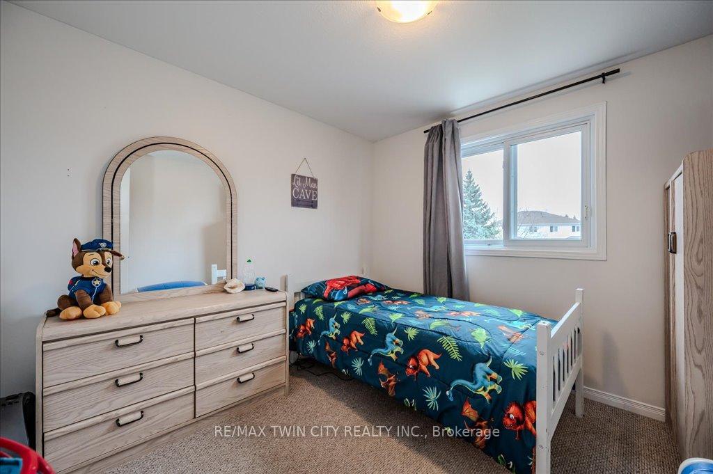 Photo 17 of 53 Hackberry Street, Kitchener — HOMEH