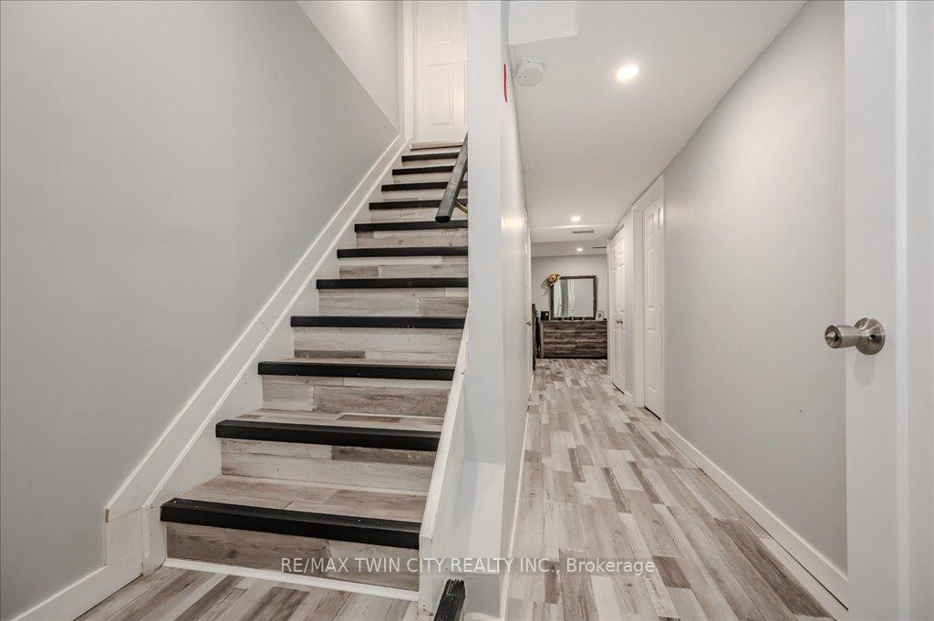 Photo 15 of 53 Hackberry Street, Kitchener — HOMEH