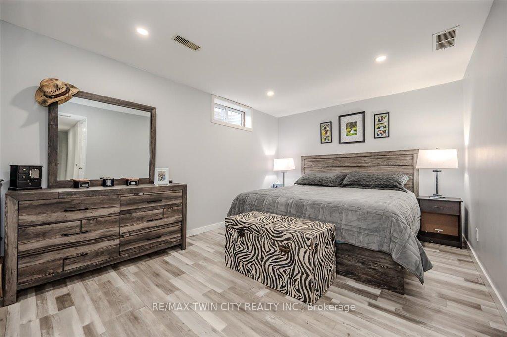 Photo 21 of 53 Hackberry Street, Kitchener — HOMEH