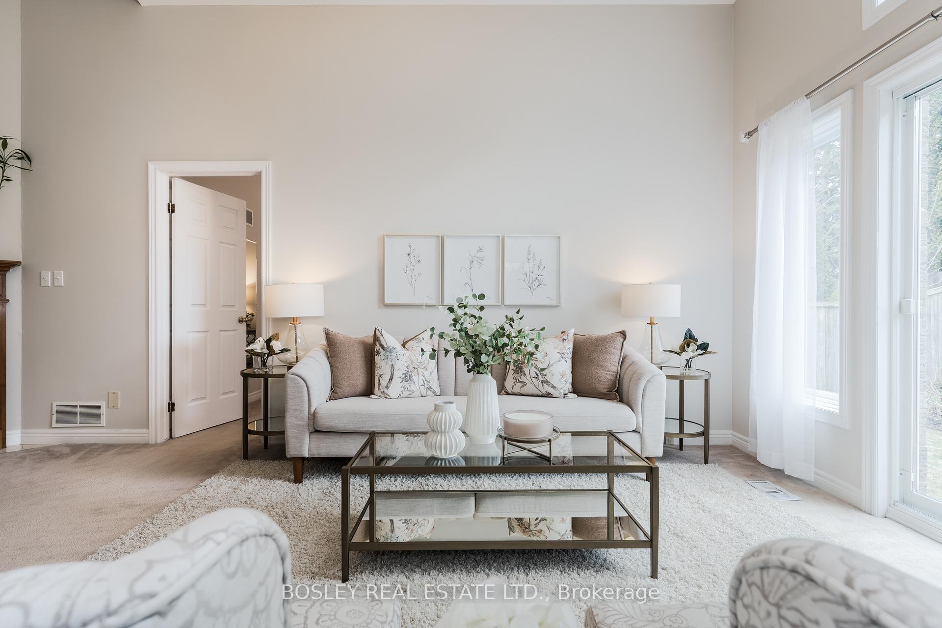 Photo 8 of 8 Silver Court, Hamilton, Waterdown — HOMEH