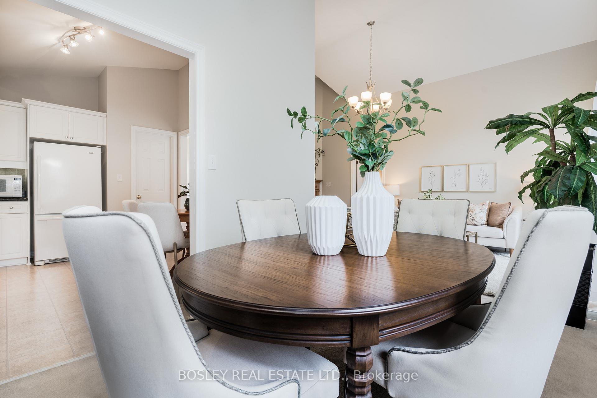 Photo 15 of 8 Silver Court, Hamilton, Waterdown — HOMEH
