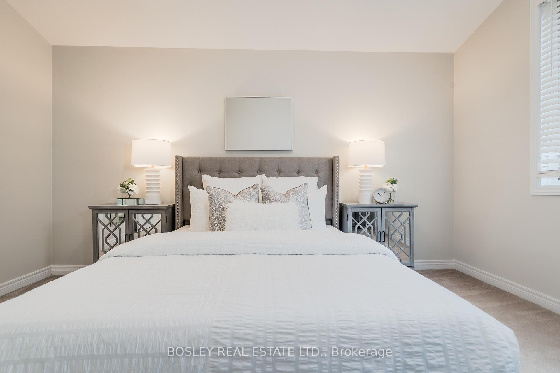 Photo 6 of 8 Silver Court, Hamilton, Waterdown — HOMEH