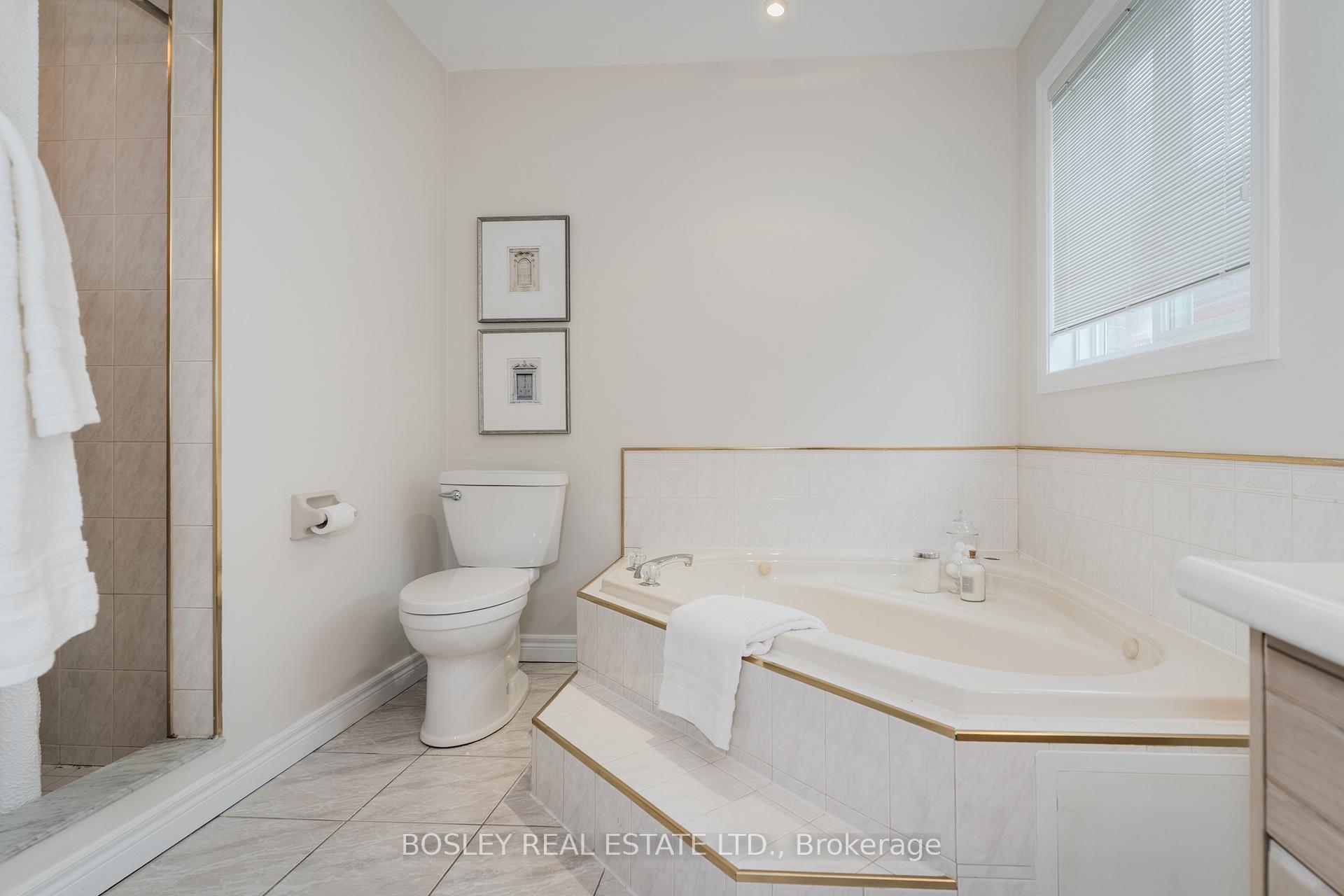 Photo 33 of 8 Silver Court, Hamilton, Waterdown — HOMEH