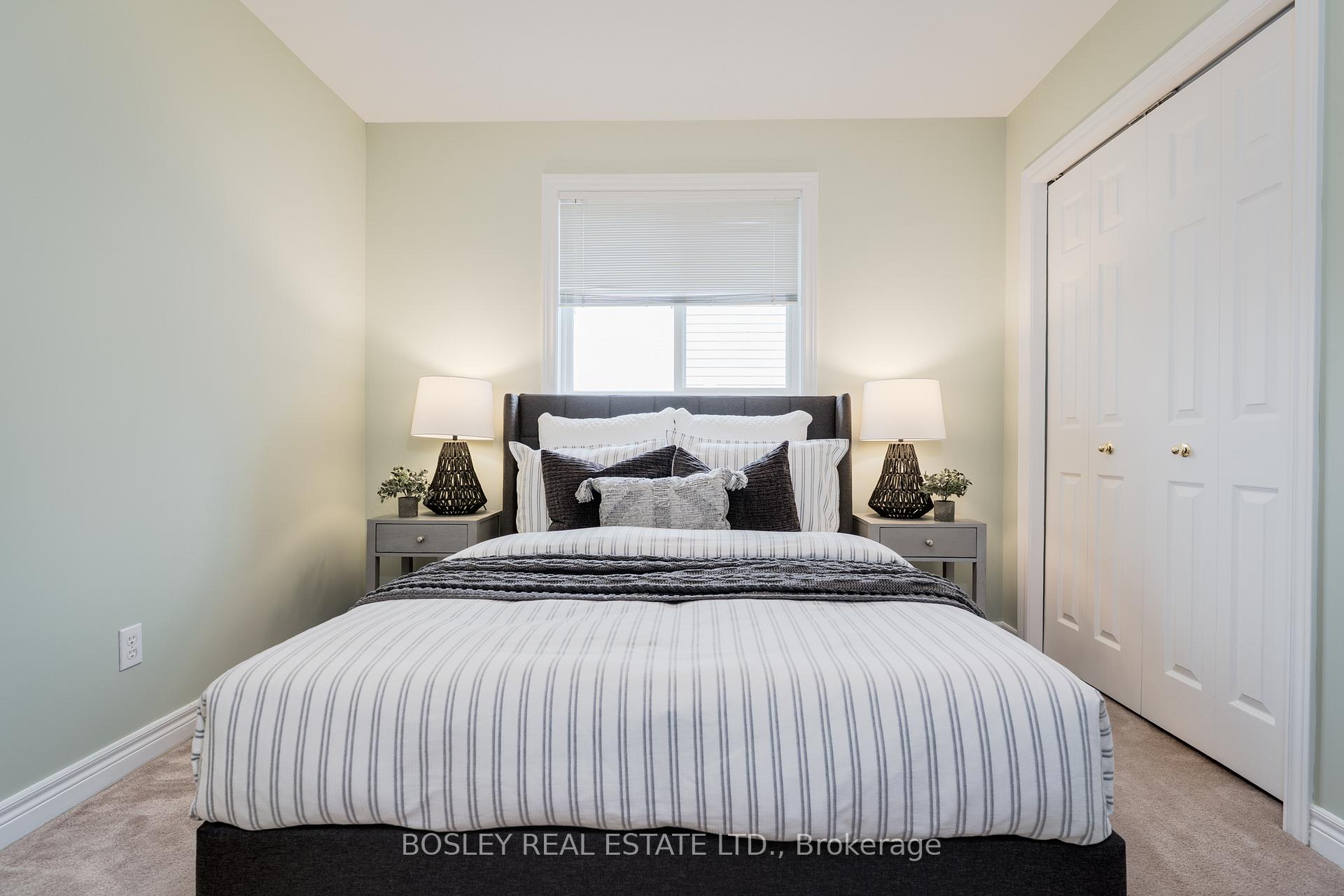 Photo 25 of 8 Silver Court, Hamilton, Waterdown — HOMEH