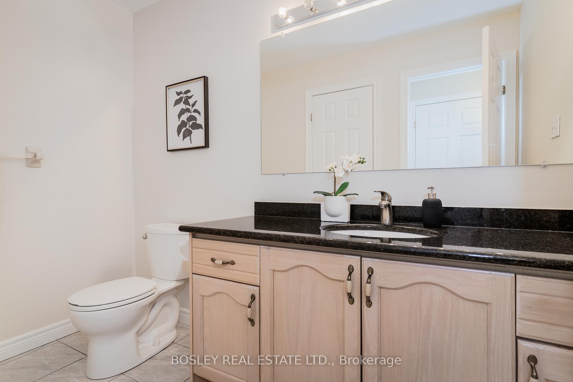 Photo 39 of 8 Silver Court, Hamilton, Waterdown — HOMEH