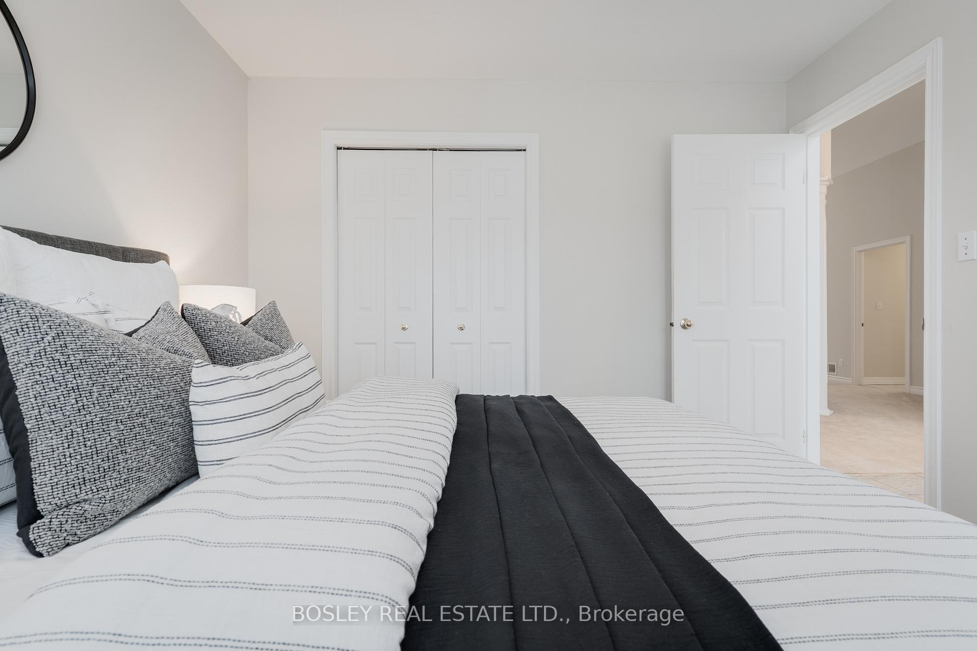 Photo 28 of 8 Silver Court, Hamilton, Waterdown — HOMEH