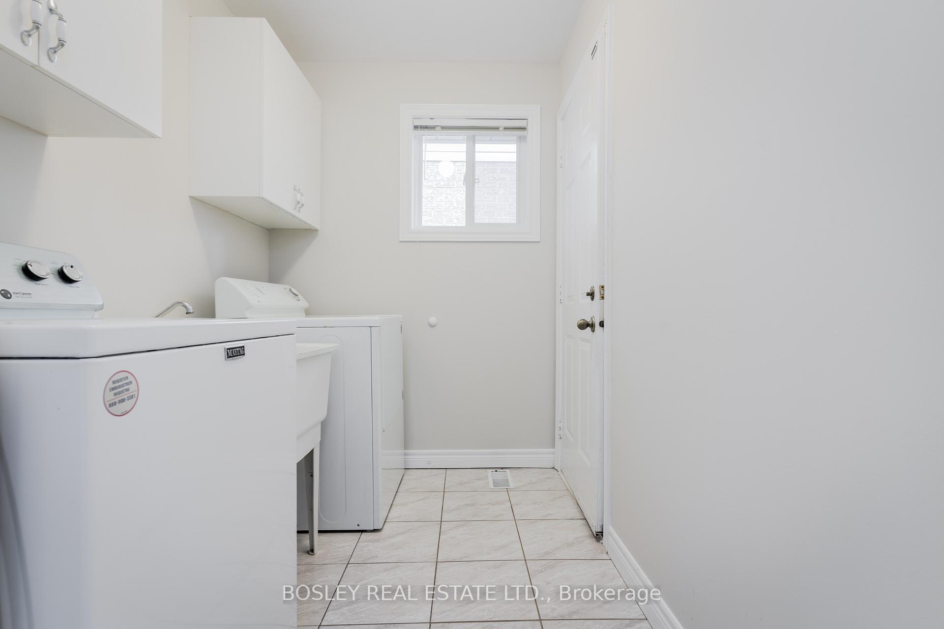 Photo 46 of 8 Silver Court, Hamilton, Waterdown — HOMEH