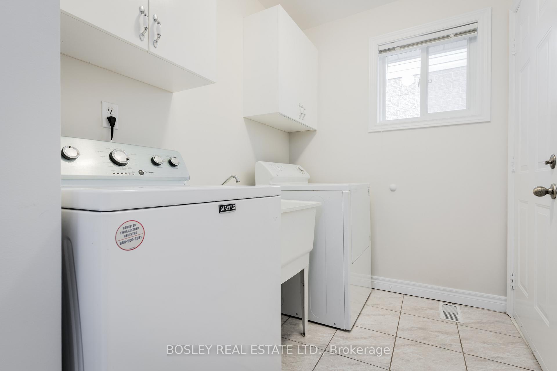 Photo 32 of 8 Silver Court, Hamilton, Waterdown — HOMEH