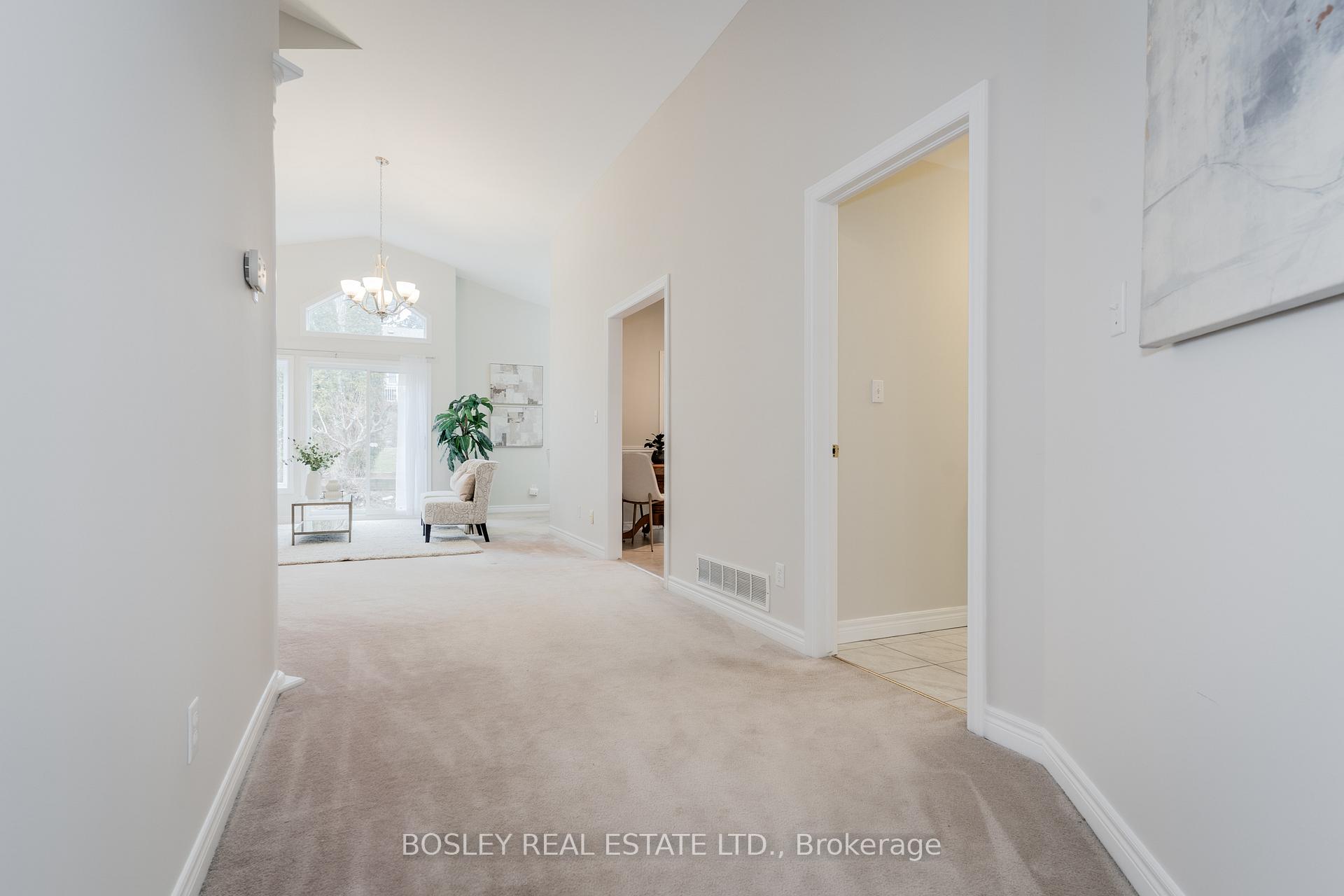 Photo 48 of 8 Silver Court, Hamilton, Waterdown — HOMEH