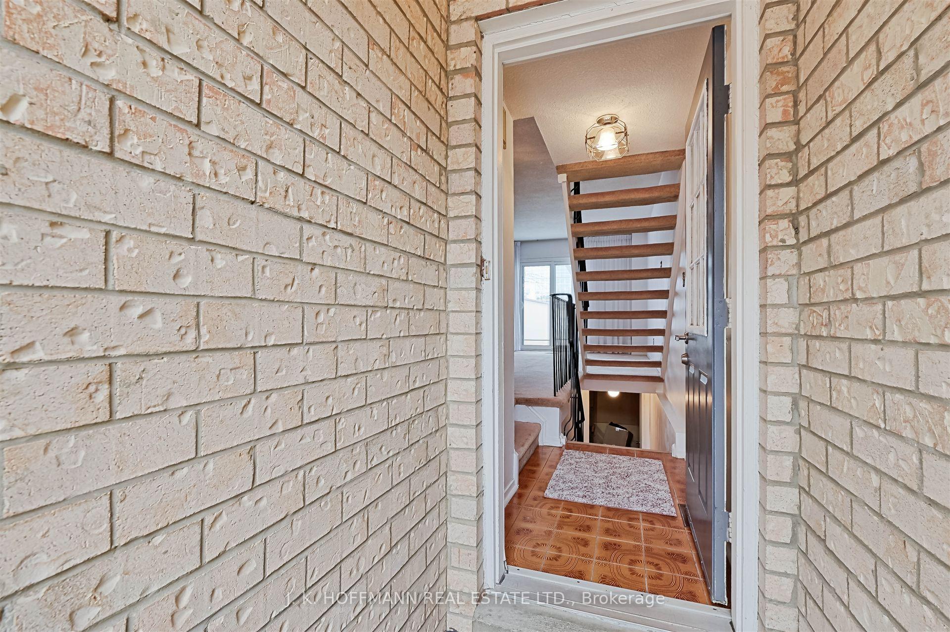 Photo 16 of 72 Torbrick Road, Toronto, Greenwood-Coxwell — HOMEH