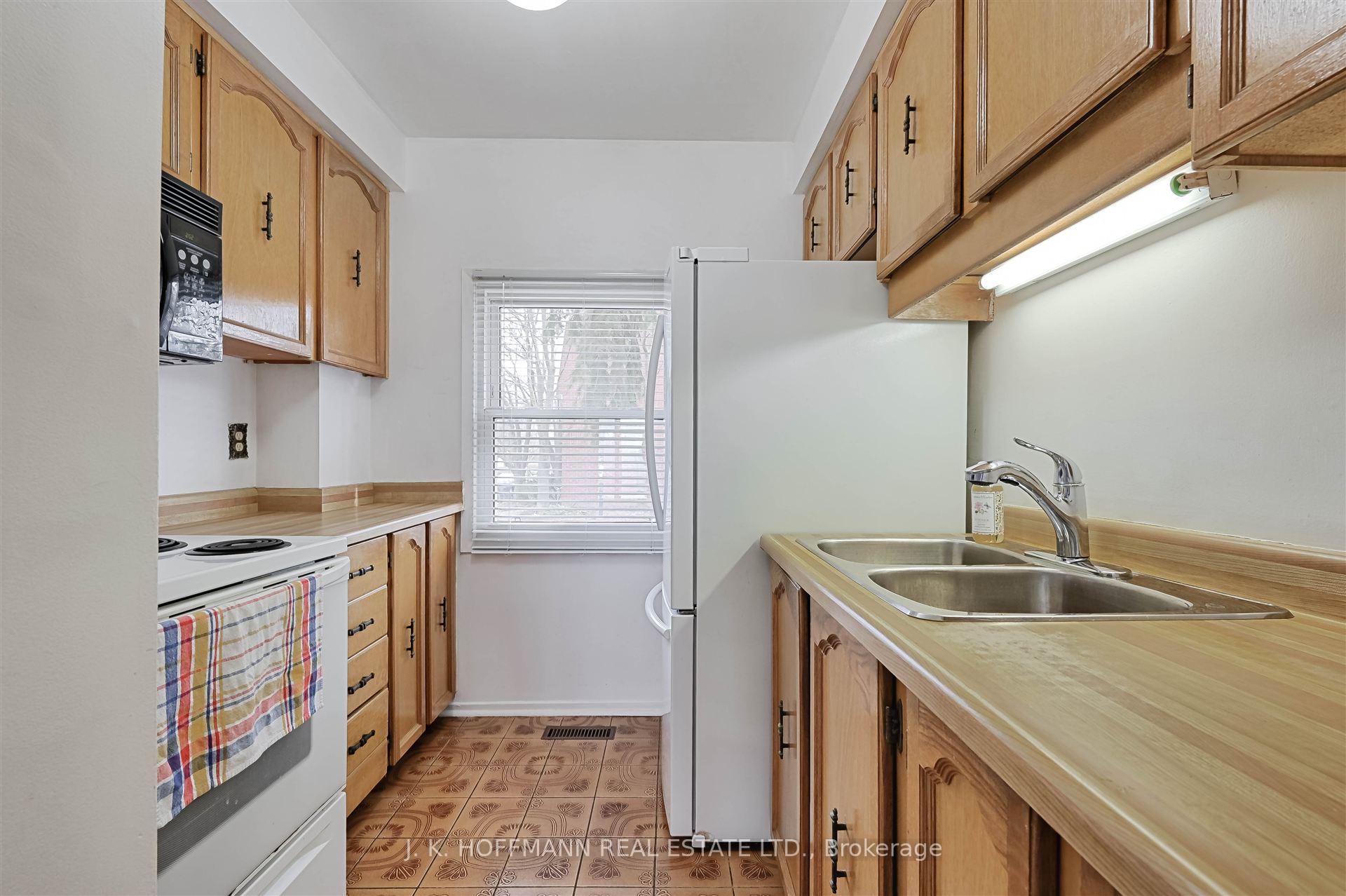 Photo 13 of 72 Torbrick Road, Toronto, Greenwood-Coxwell — HOMEH