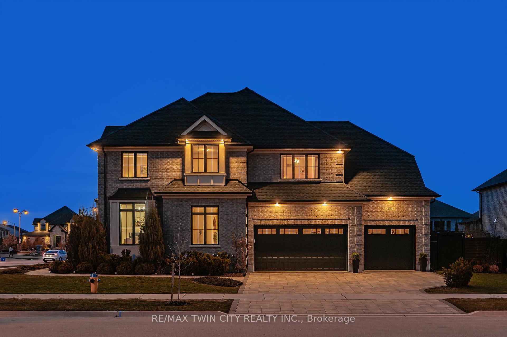 Photo 14 of 256 Chestnut Ridge, Waterloo — HOMEH