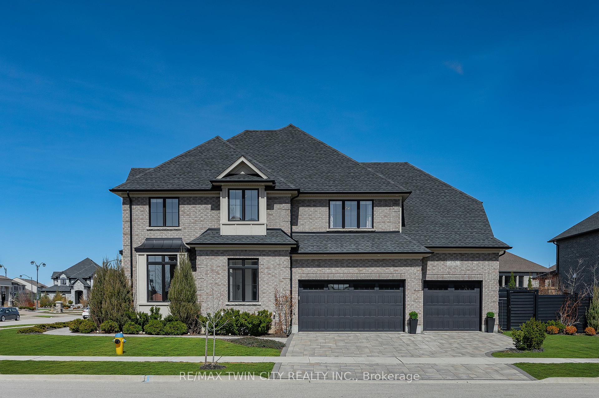 Photo 5 of 256 Chestnut Ridge, Waterloo — HOMEH