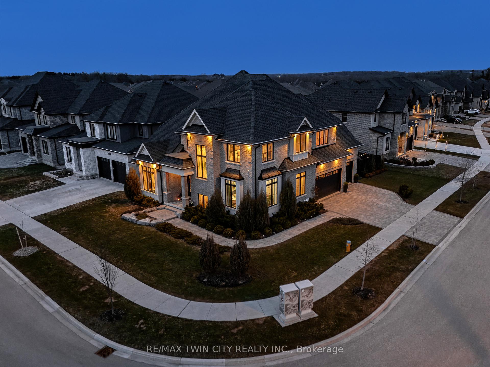 Photo 39 of 256 Chestnut Ridge, Waterloo — HOMEH