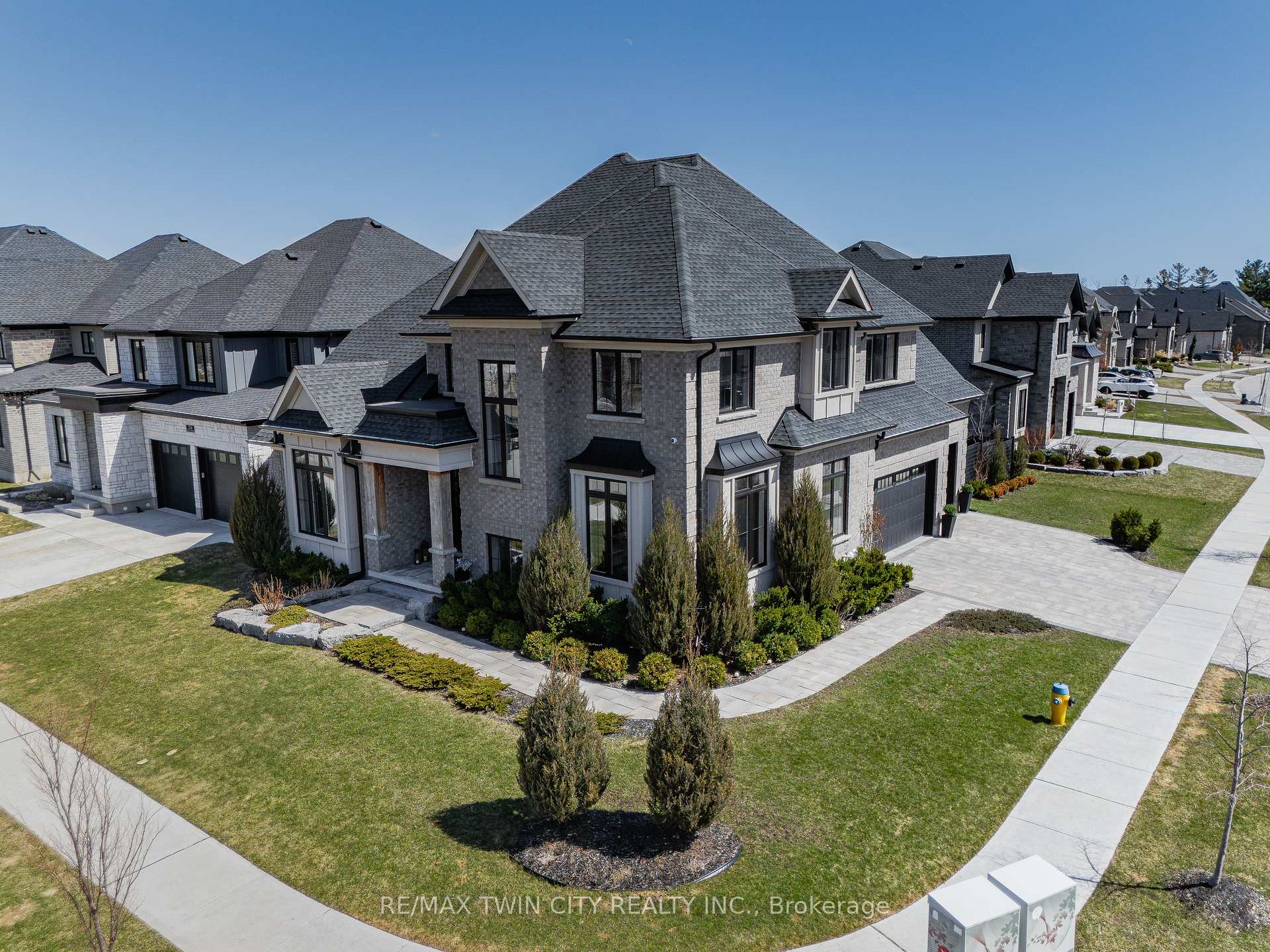 Photo 18 of 256 Chestnut Ridge, Waterloo — HOMEH