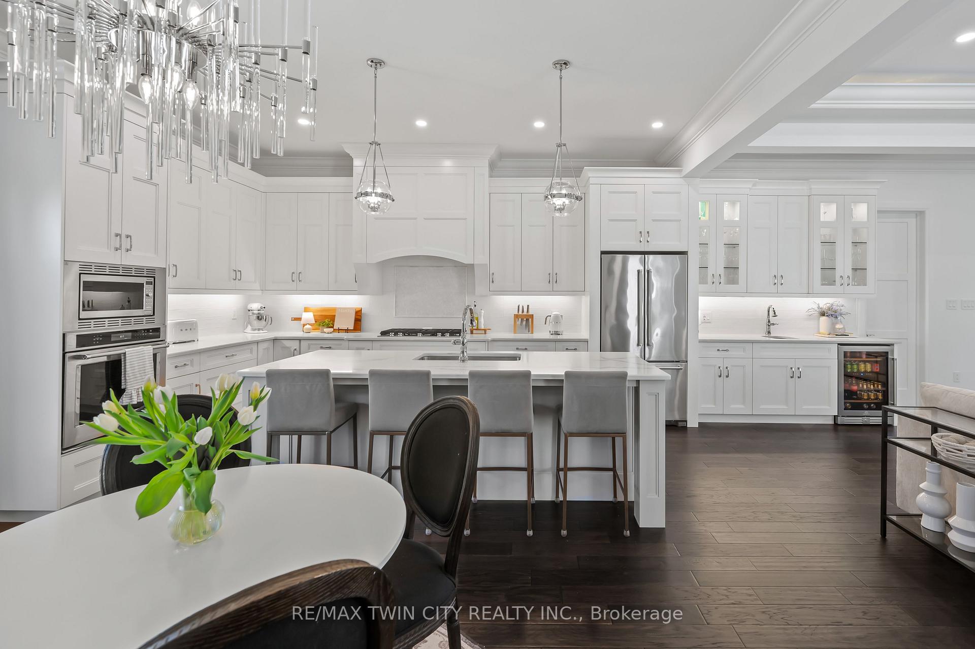 Photo 13 of 256 Chestnut Ridge, Waterloo — HOMEH