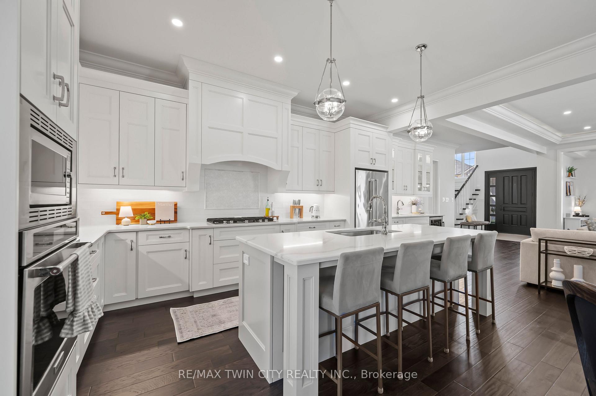 Photo 8 of 256 Chestnut Ridge, Waterloo — HOMEH