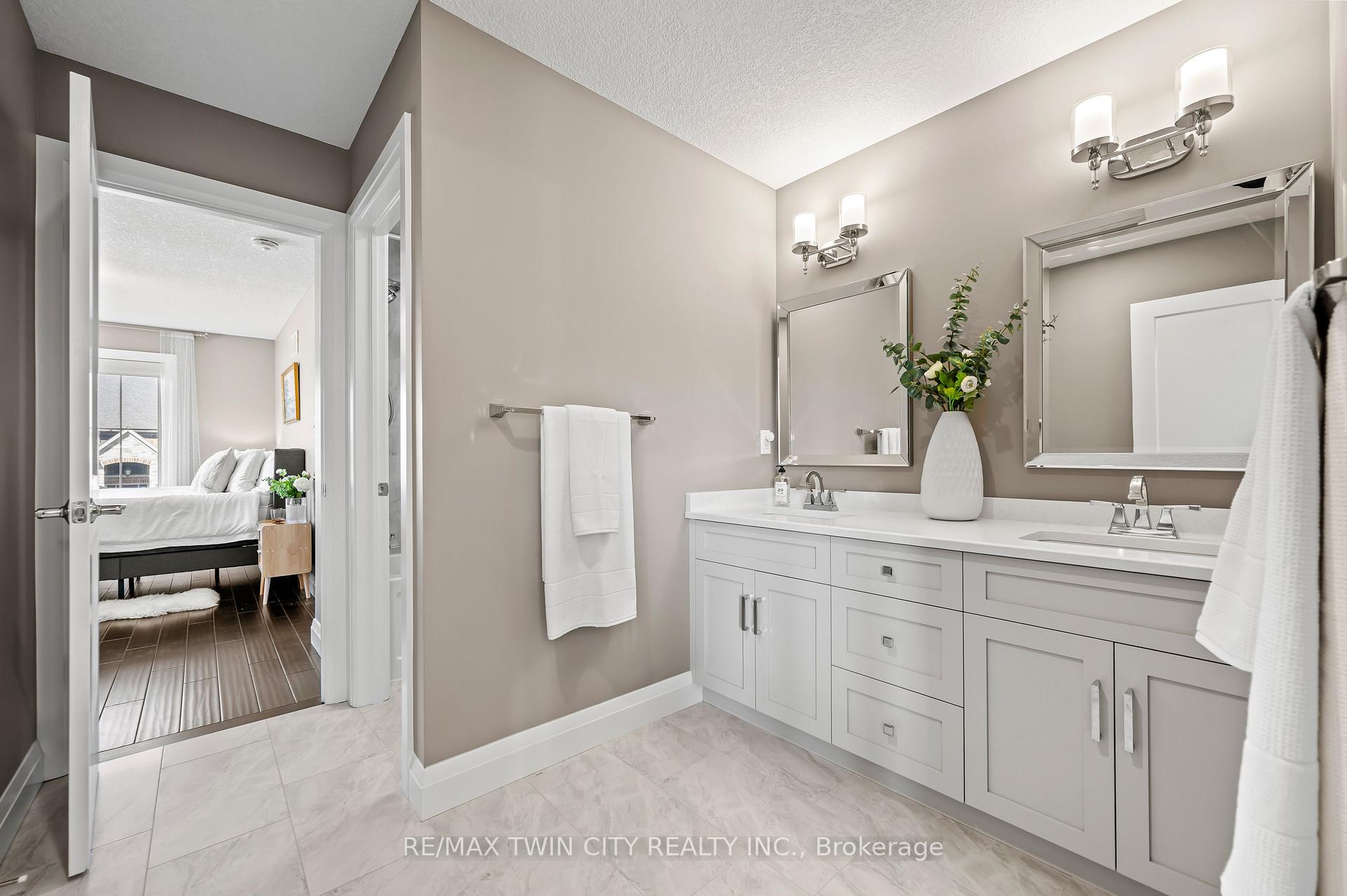 Photo 41 of 256 Chestnut Ridge, Waterloo — HOMEH