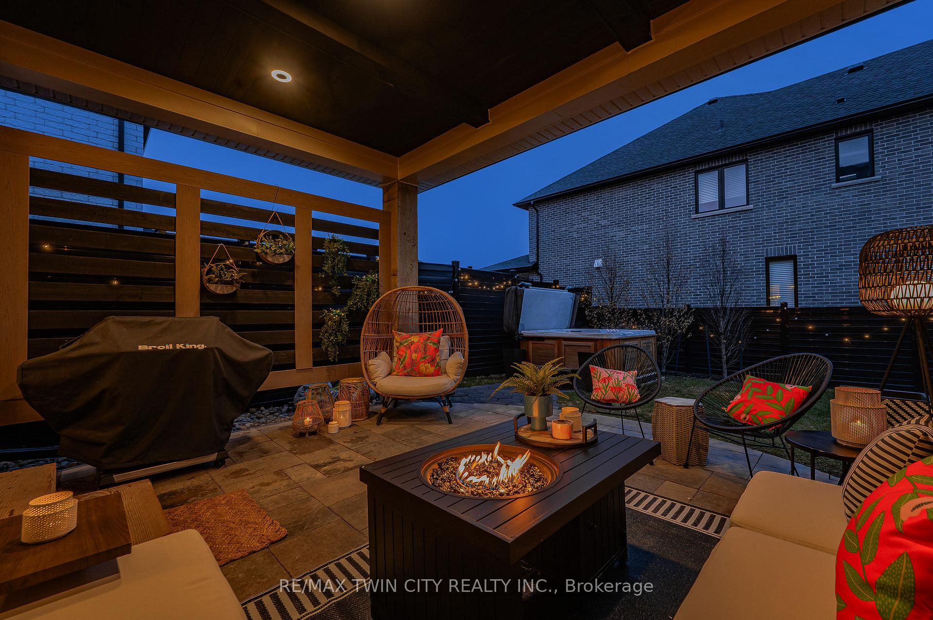 Photo 47 of 256 Chestnut Ridge, Waterloo — HOMEH