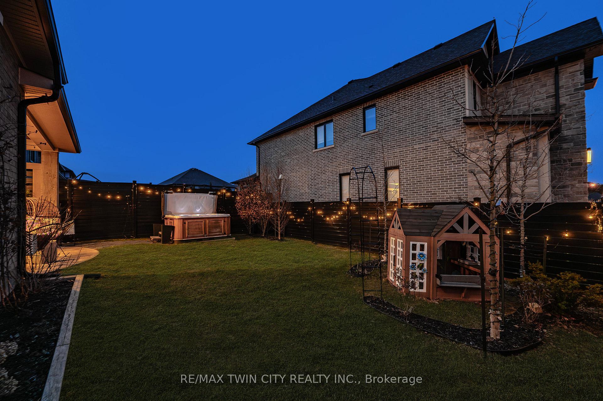 Photo 36 of 256 Chestnut Ridge, Waterloo — HOMEH