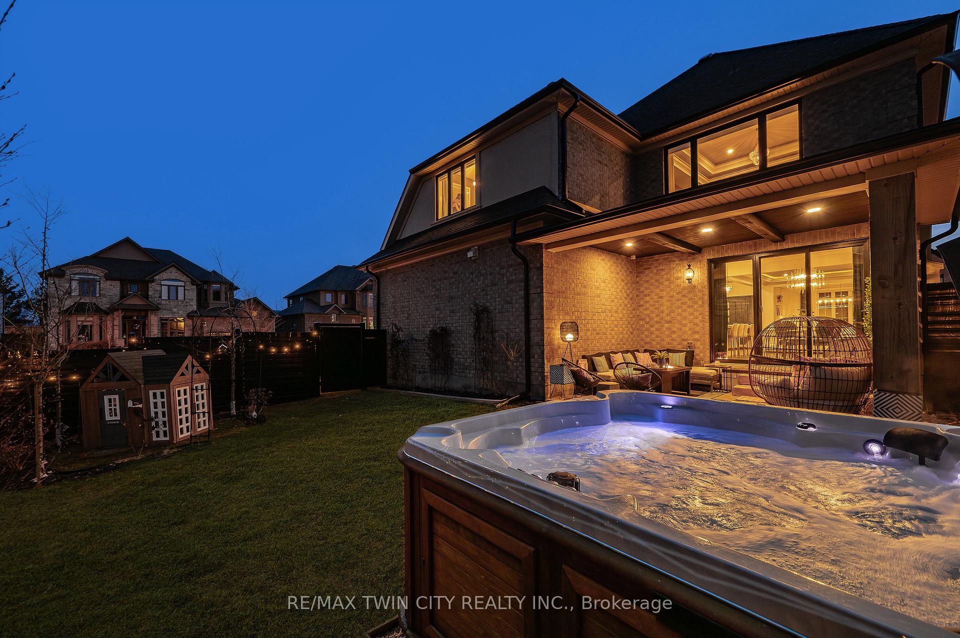 Photo 43 of 256 Chestnut Ridge, Waterloo — HOMEH