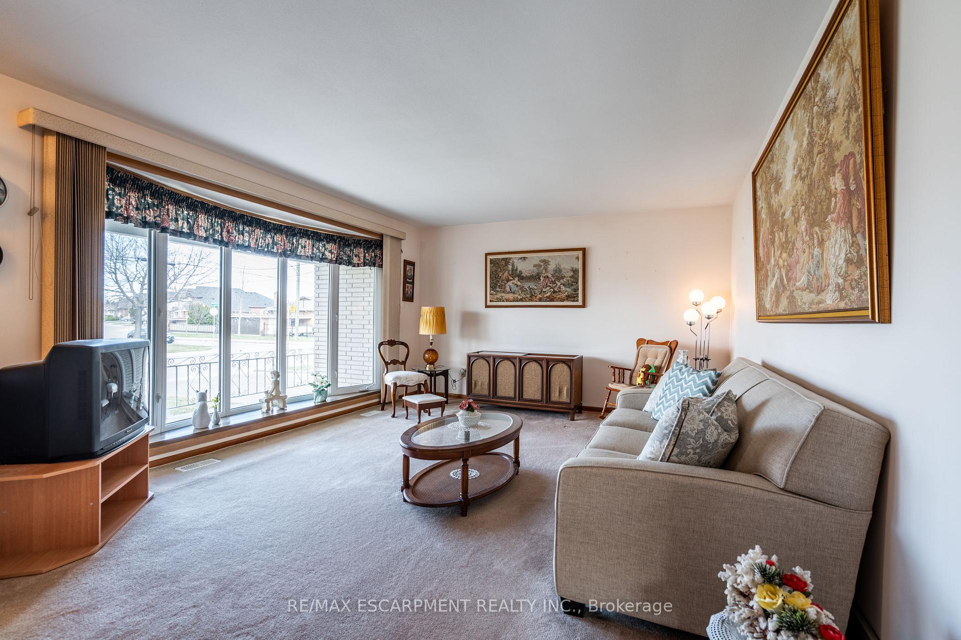 Photo 5 of 106 Owen Place, Hamilton, Greenford — HOMEH