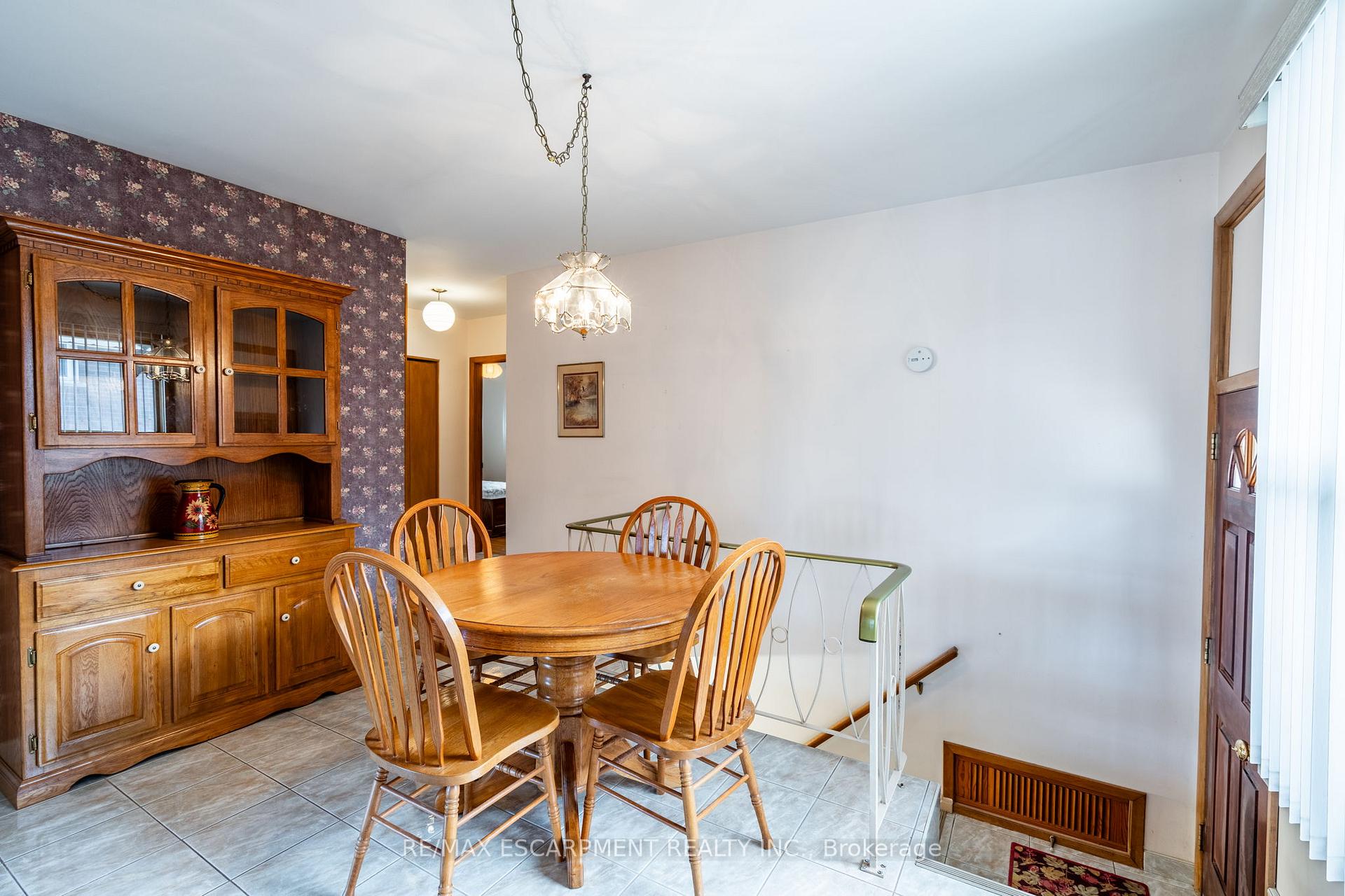 Photo 9 of 106 Owen Place, Hamilton, Greenford — HOMEH