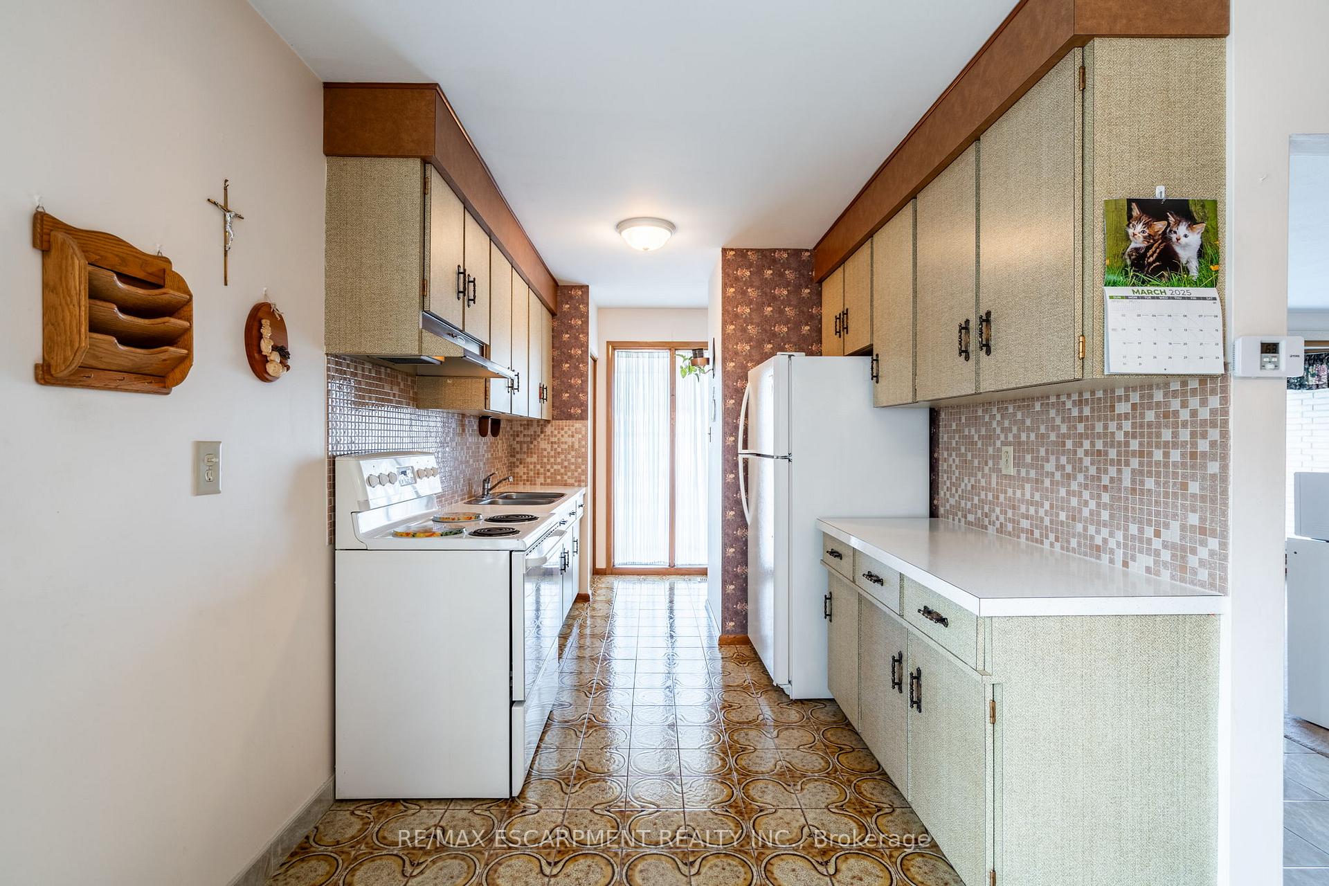 Photo 14 of 106 Owen Place, Hamilton, Greenford — HOMEH