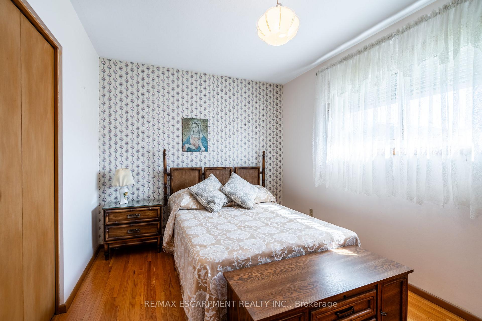 Photo 20 of 106 Owen Place, Hamilton, Greenford — HOMEH