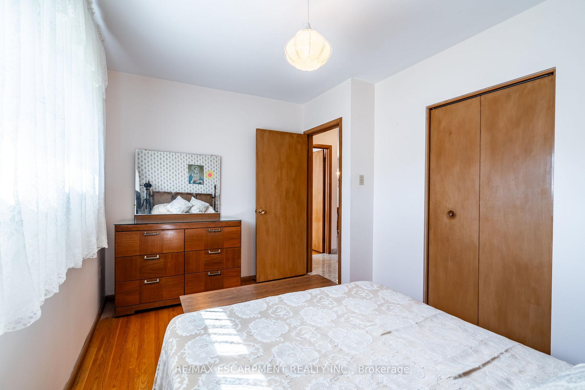 Photo 24 of 106 Owen Place, Hamilton, Greenford — HOMEH