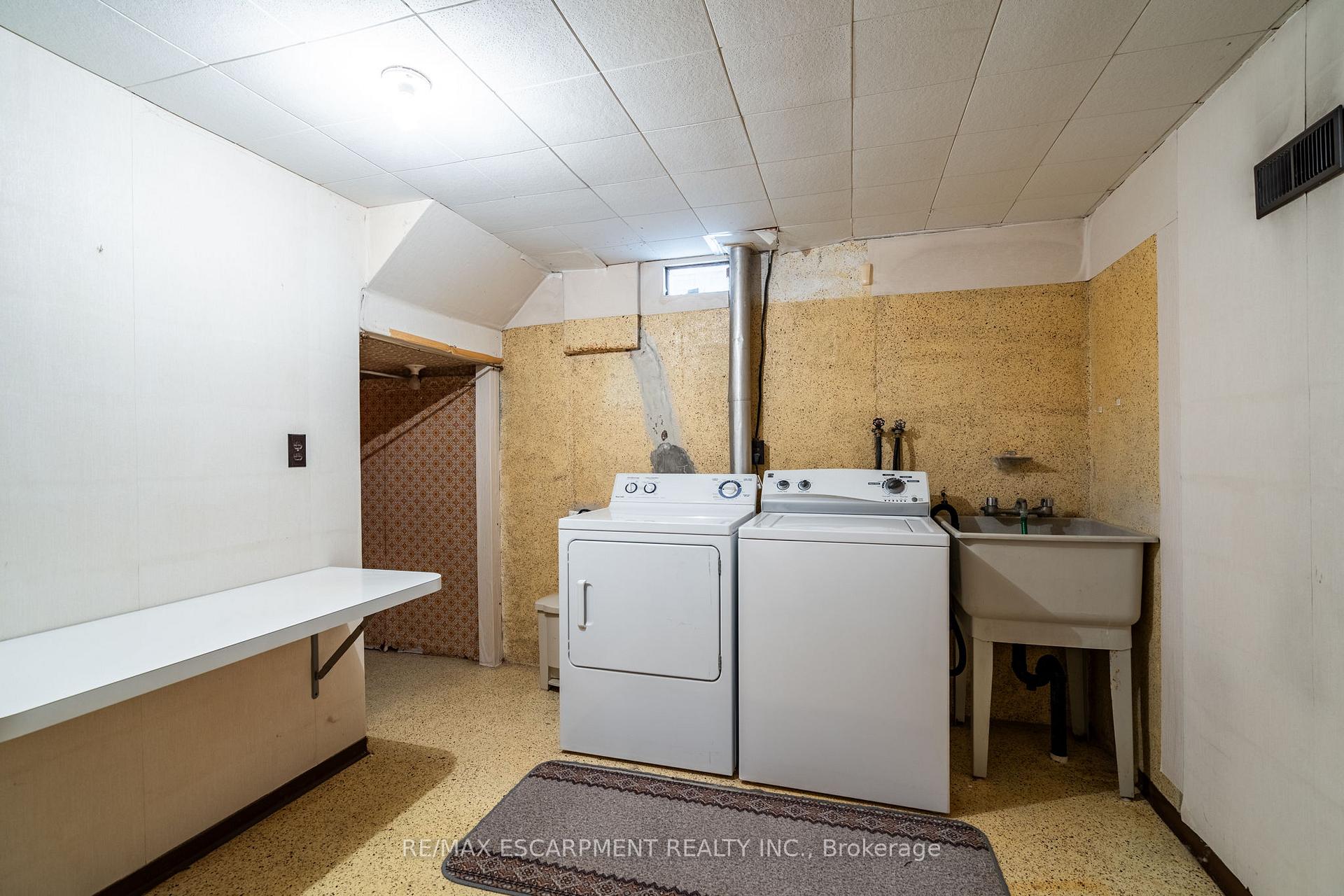 Photo 22 of 106 Owen Place, Hamilton, Greenford — HOMEH