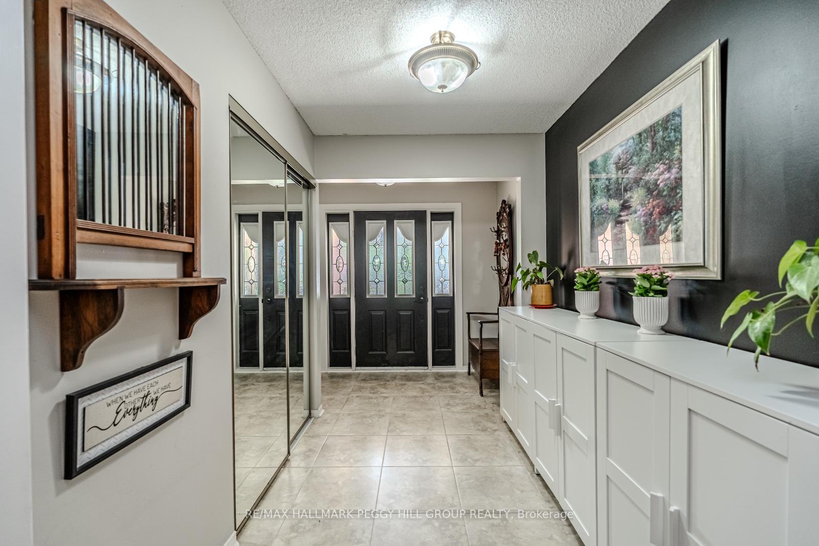 Photo 3 of 8 River Ridge Road, Barrie, Bayshore — HOMEH