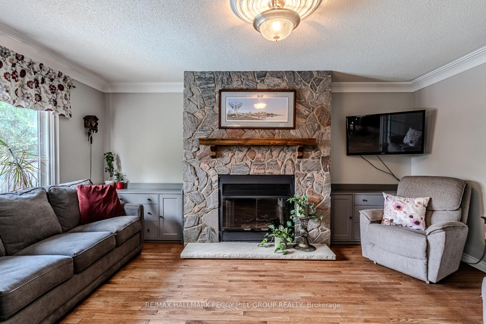 Photo 4 of 8 River Ridge Road, Barrie, Bayshore — HOMEH