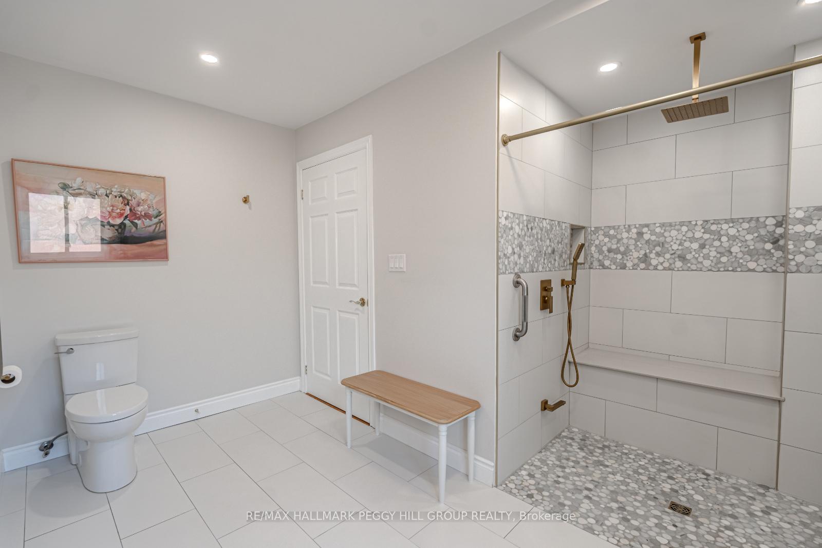 Photo 16 of 8 River Ridge Road, Barrie, Bayshore — HOMEH