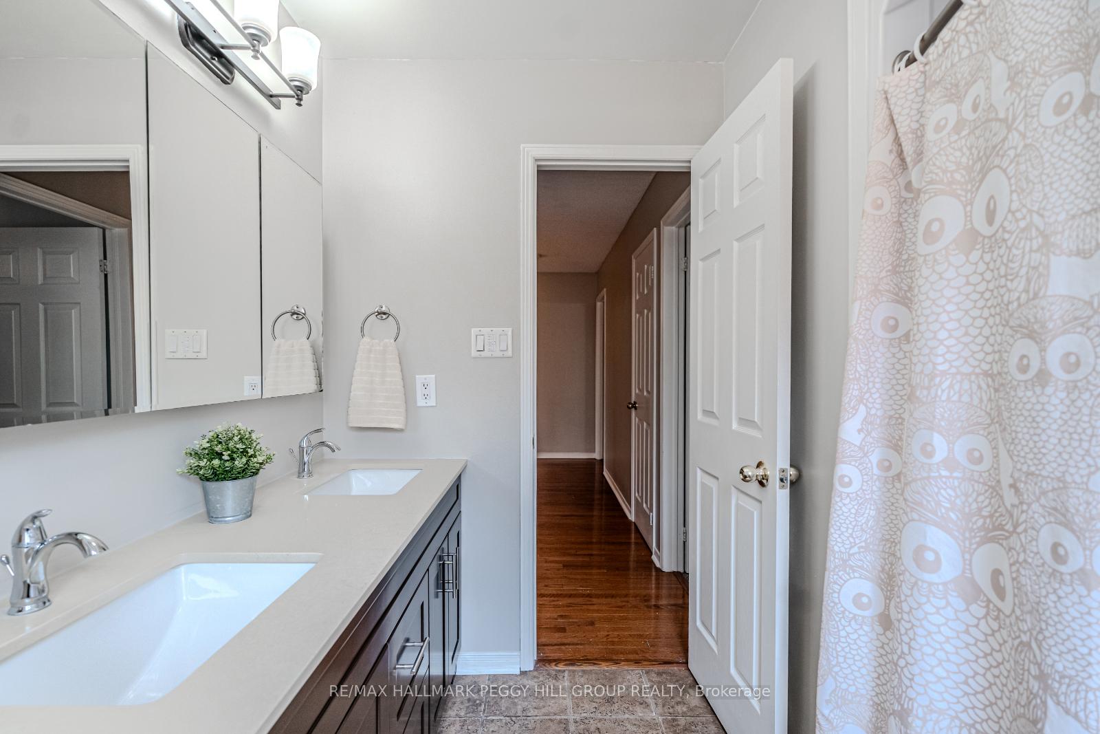 Photo 22 of 8 River Ridge Road, Barrie, Bayshore — HOMEH