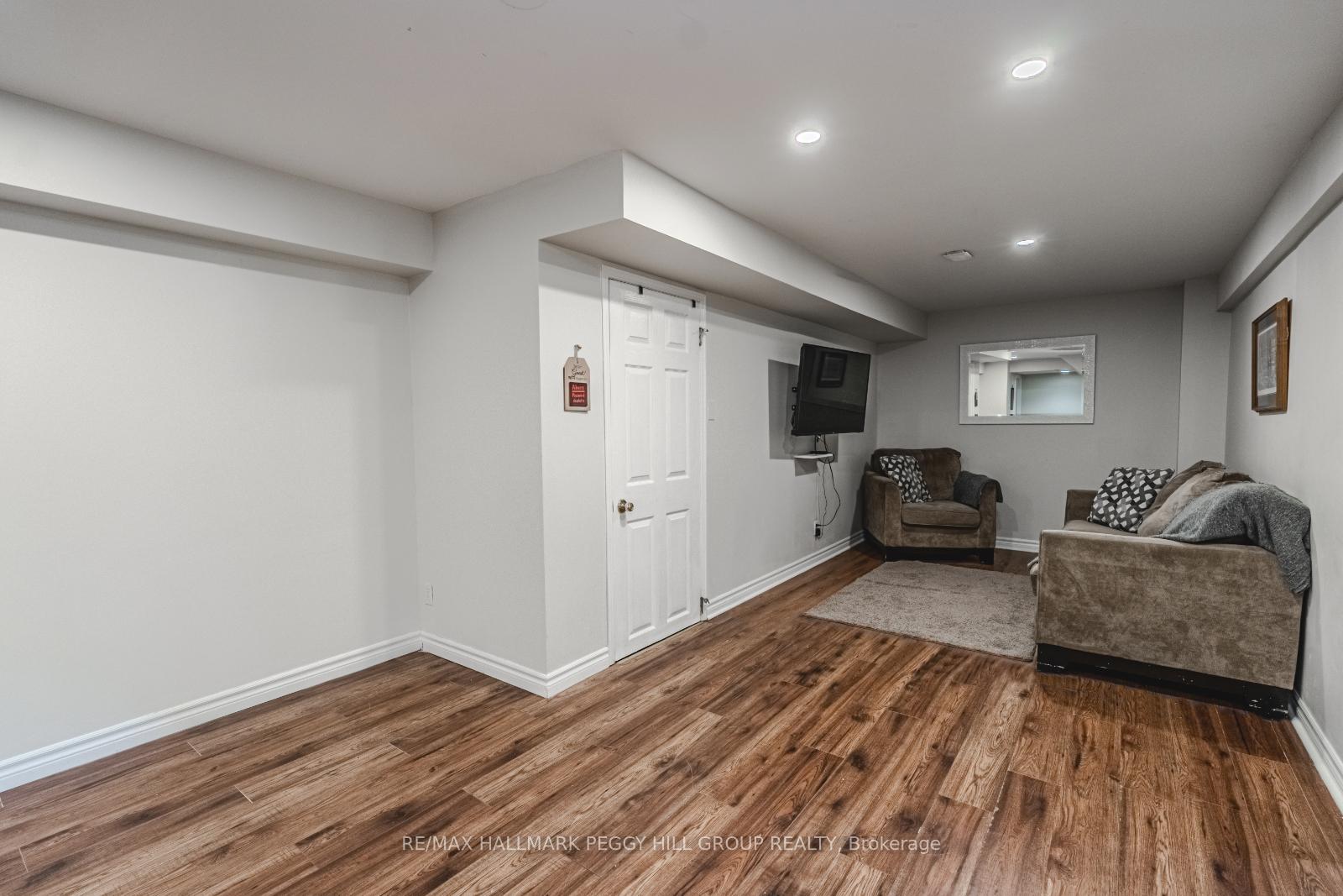 Photo 23 of 8 River Ridge Road, Barrie, Bayshore — HOMEH
