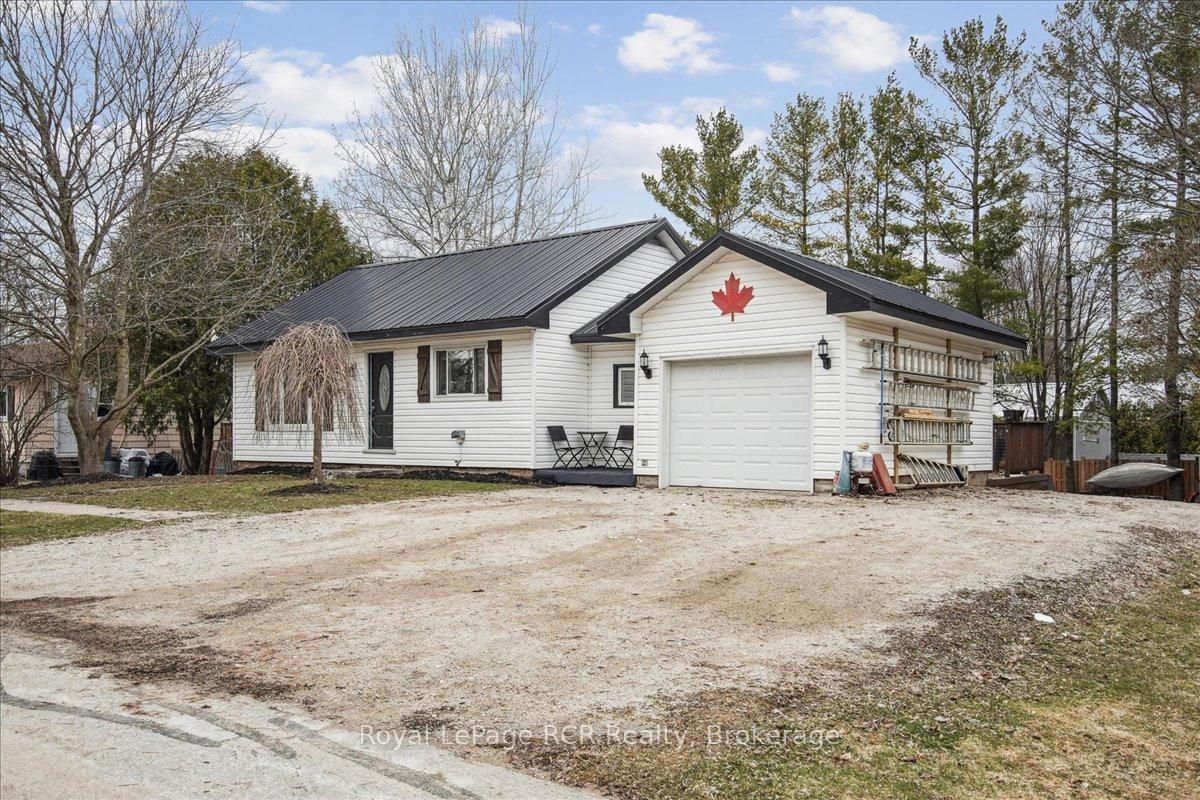 Photo 6 of 154 Loucks Lane, Chatsworth — HOMEH