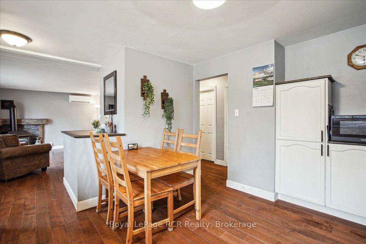 Photo 5 of 154 Loucks Lane, Chatsworth — HOMEH