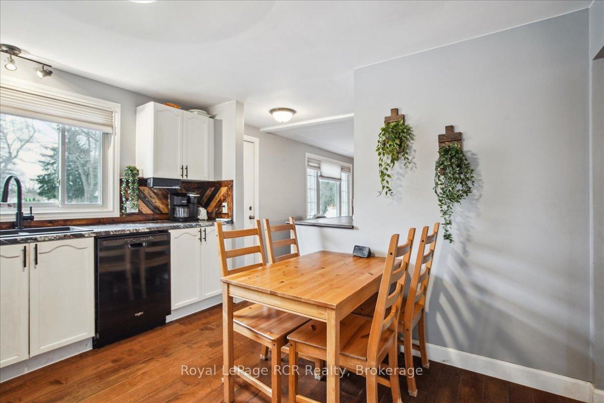 Photo 11 of 154 Loucks Lane, Chatsworth — HOMEH
