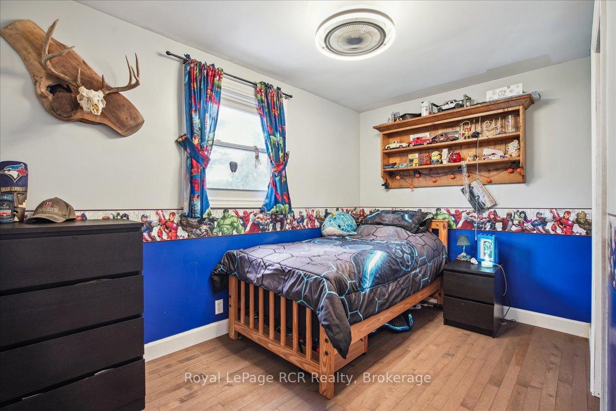 Photo 10 of 154 Loucks Lane, Chatsworth — HOMEH