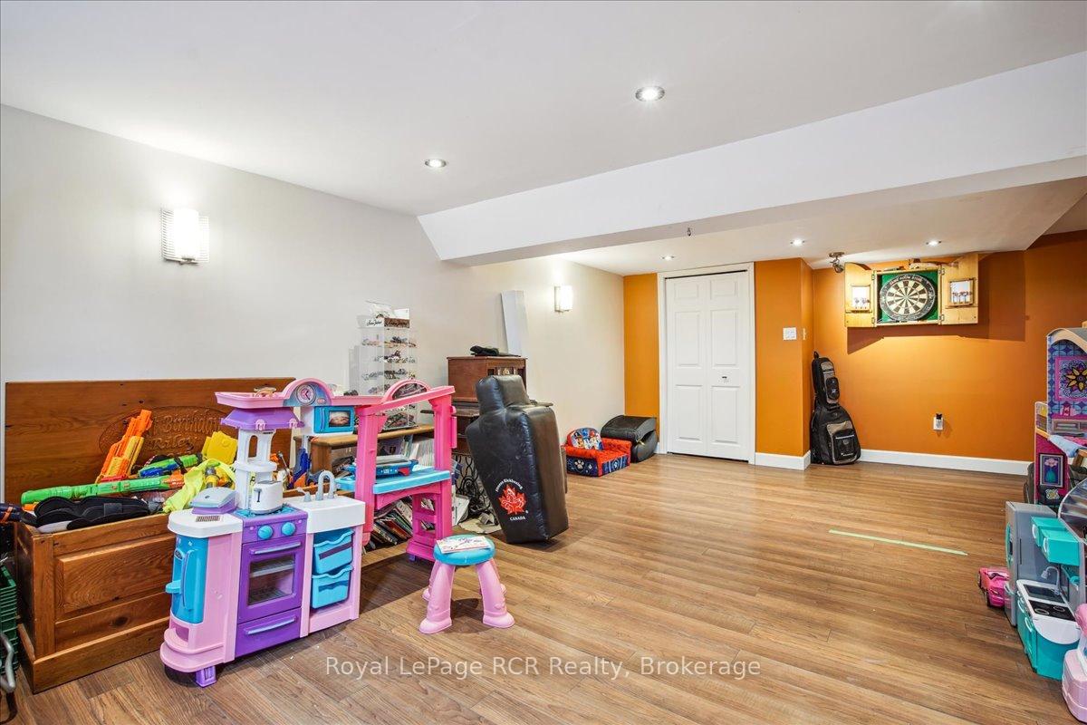 Photo 19 of 154 Loucks Lane, Chatsworth — HOMEH