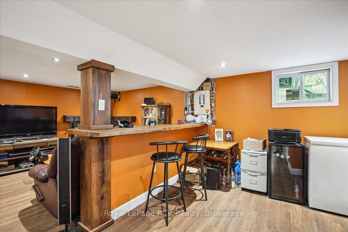 Photo 21 of 154 Loucks Lane, Chatsworth — HOMEH