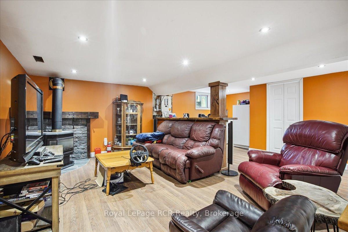 Photo 26 of 154 Loucks Lane, Chatsworth — HOMEH