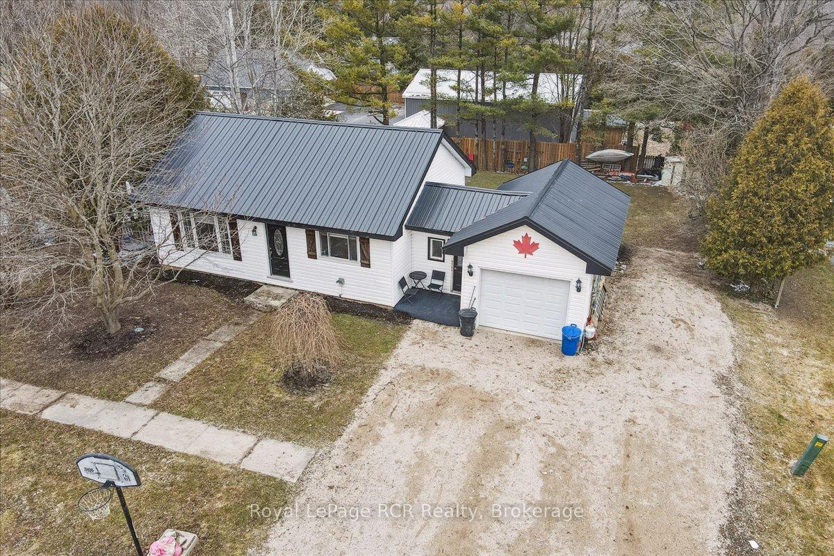 Photo 31 of 154 Loucks Lane, Chatsworth — HOMEH