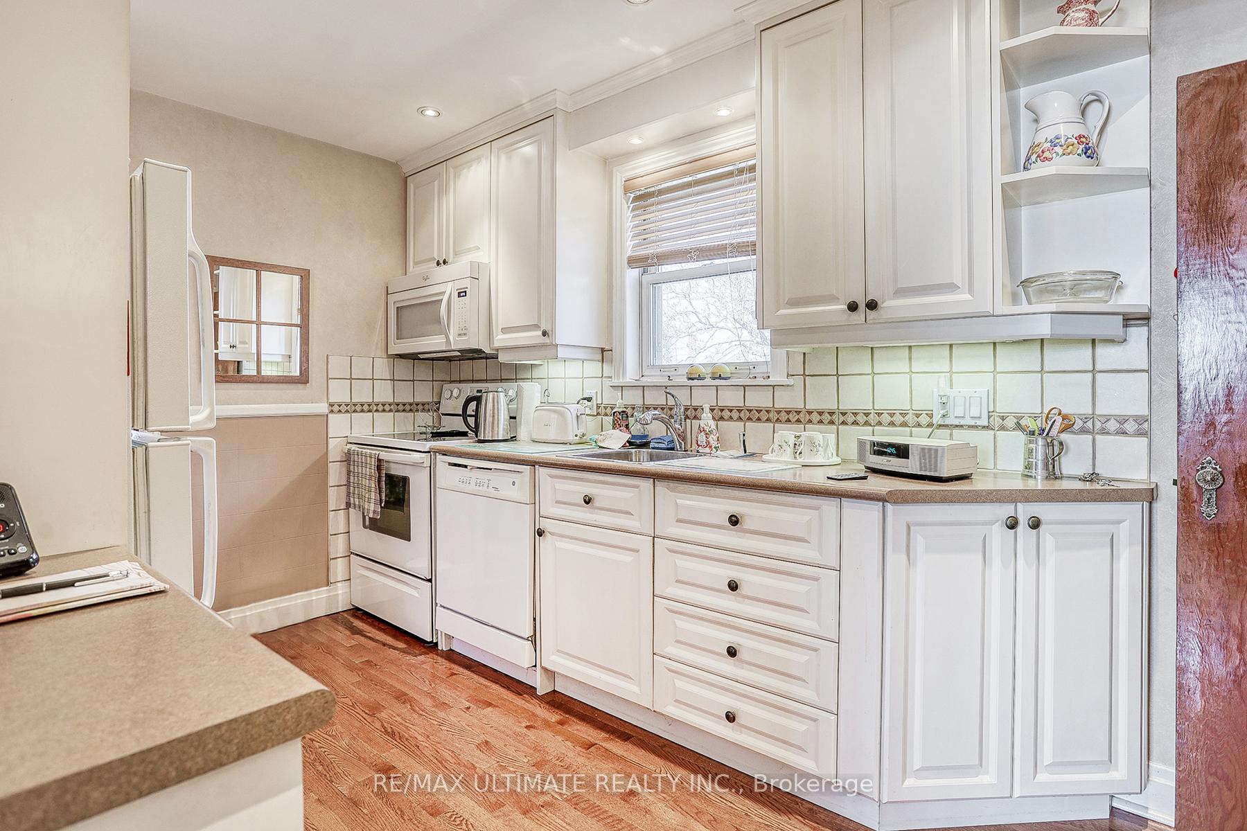 Photo 16 of 195 Westview Boulevard, Toronto, O'Connor-Parkview — HOMEH