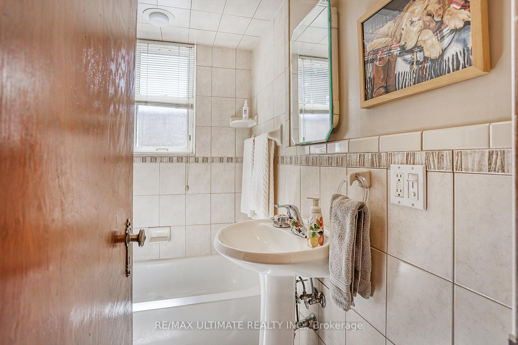 Photo 22 of 195 Westview Boulevard, Toronto, O'Connor-Parkview — HOMEH