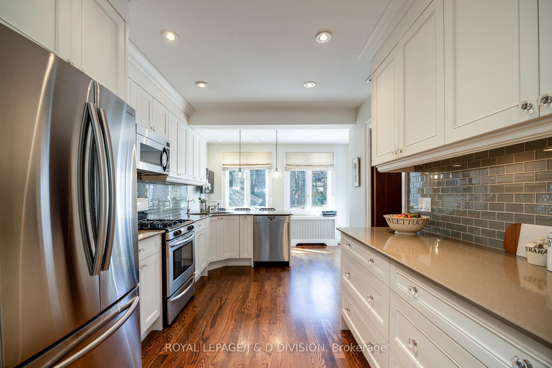 Photo 3 of 219 Chaplin Crescent, Toronto, Forest Hill South — HOMEH