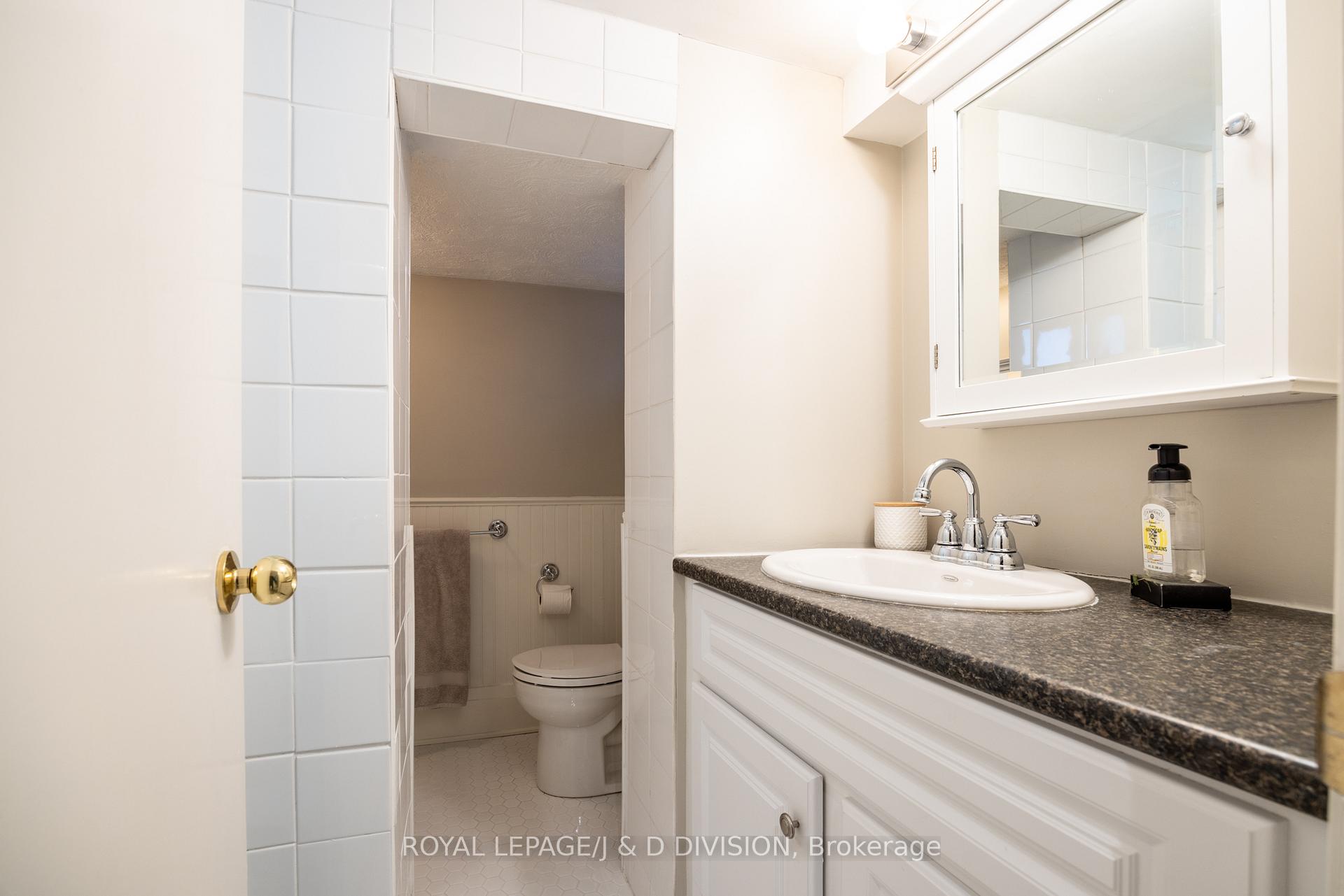 Photo 18 of 219 Chaplin Crescent, Toronto, Forest Hill South — HOMEH