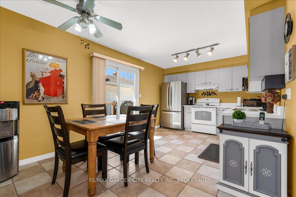 Photo 12 of 20 Ravine Road, St. Catharines, Oakdale — HOMEH