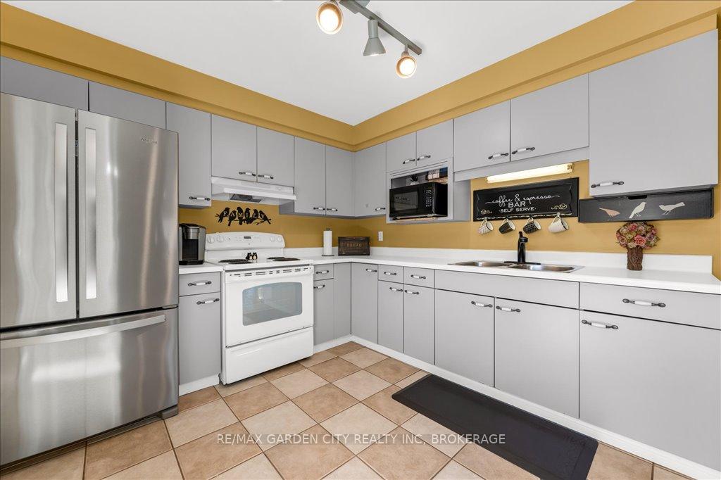 Photo 22 of 20 Ravine Road, St. Catharines, Oakdale — HOMEH